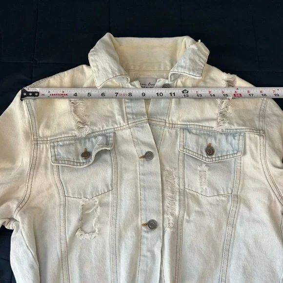 Women’s Love Tree Distressed Cropped Denim Button Up Jacket L - Picture 8 of 9